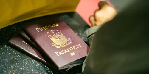 ความแตกต่างระหว่างวีซ่าและใบอนุญาตทำงานในประเทศไทย